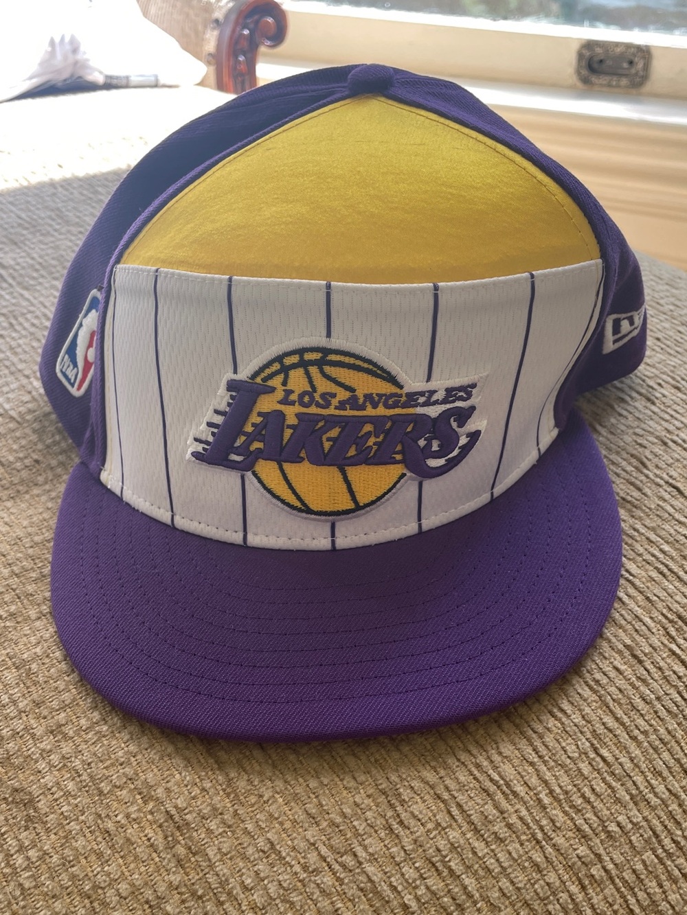 Never worn New Era Lakers hat